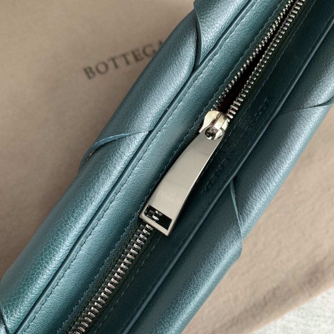 Bottega Veneta Original Weave Leather Bag BV4599 green