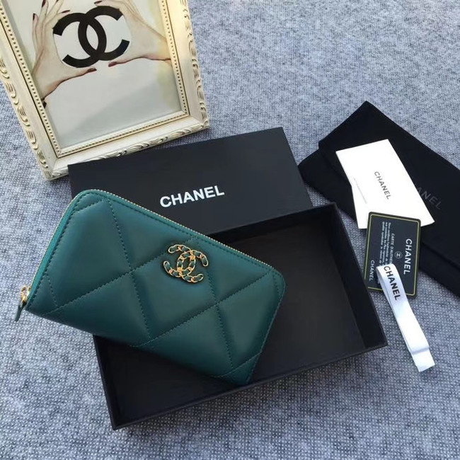 CHANEL 19 sheepskin & Gold-Tone Metal Wallet AP1063 green