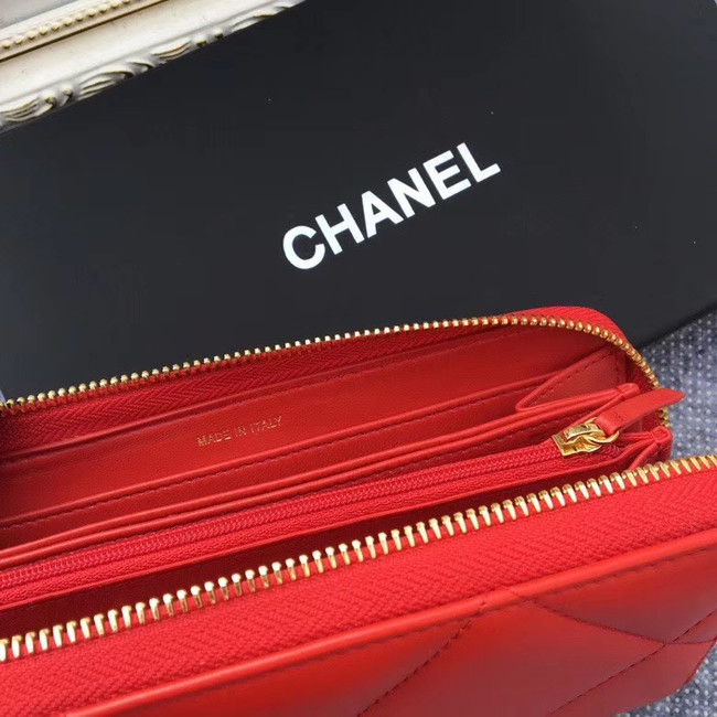 CHANEL 19 sheepskin & Gold-Tone Metal Wallet AP1063 red