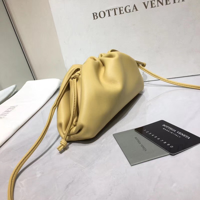 Bottega Veneta Nappa lambskin soft Shoulder Bag  98057 light yellow