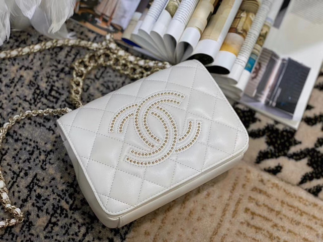 Chanel Lambskin flap bag AS1514 white