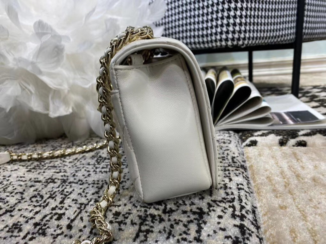 Chanel Lambskin flap bag AS1514 white