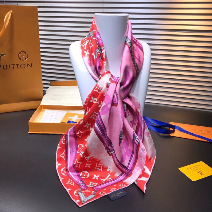 Louis Vuitton silk Scarf M7302