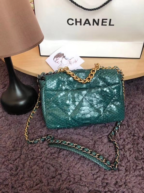 CHANEL 19 Flap Bag Original Snake skin flap bag AS1160 green