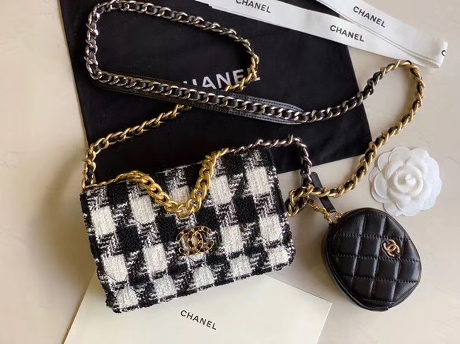 CHANEL 19 Flap Bag WOC 33817 black&white