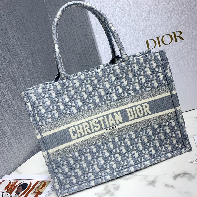 SMALL DIOR BOOK TOTE Embroidered M1296-4