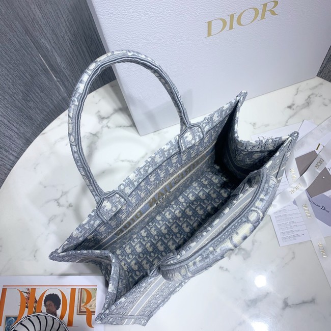 SMALL DIOR BOOK TOTE Embroidered M1296-4