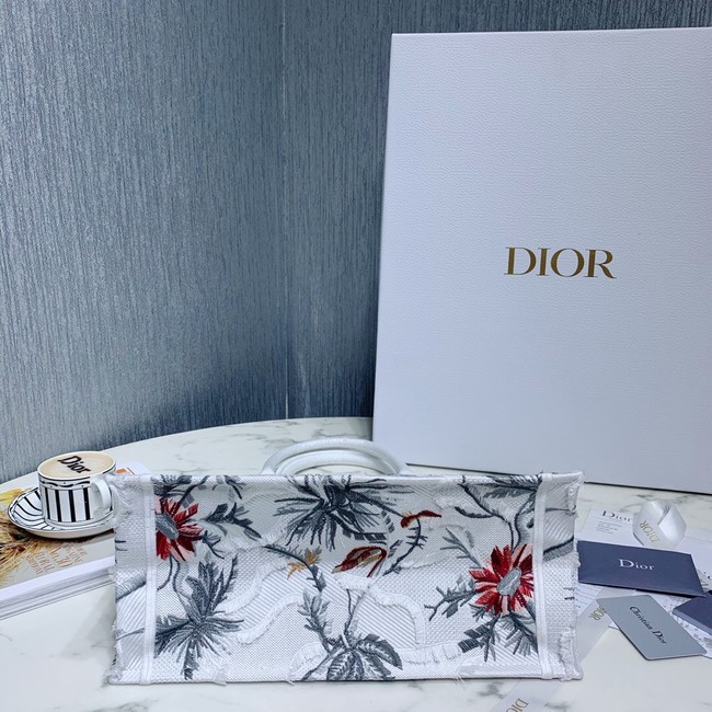 SMALL DIOR BOOK TOTE Embroidered M1296-7