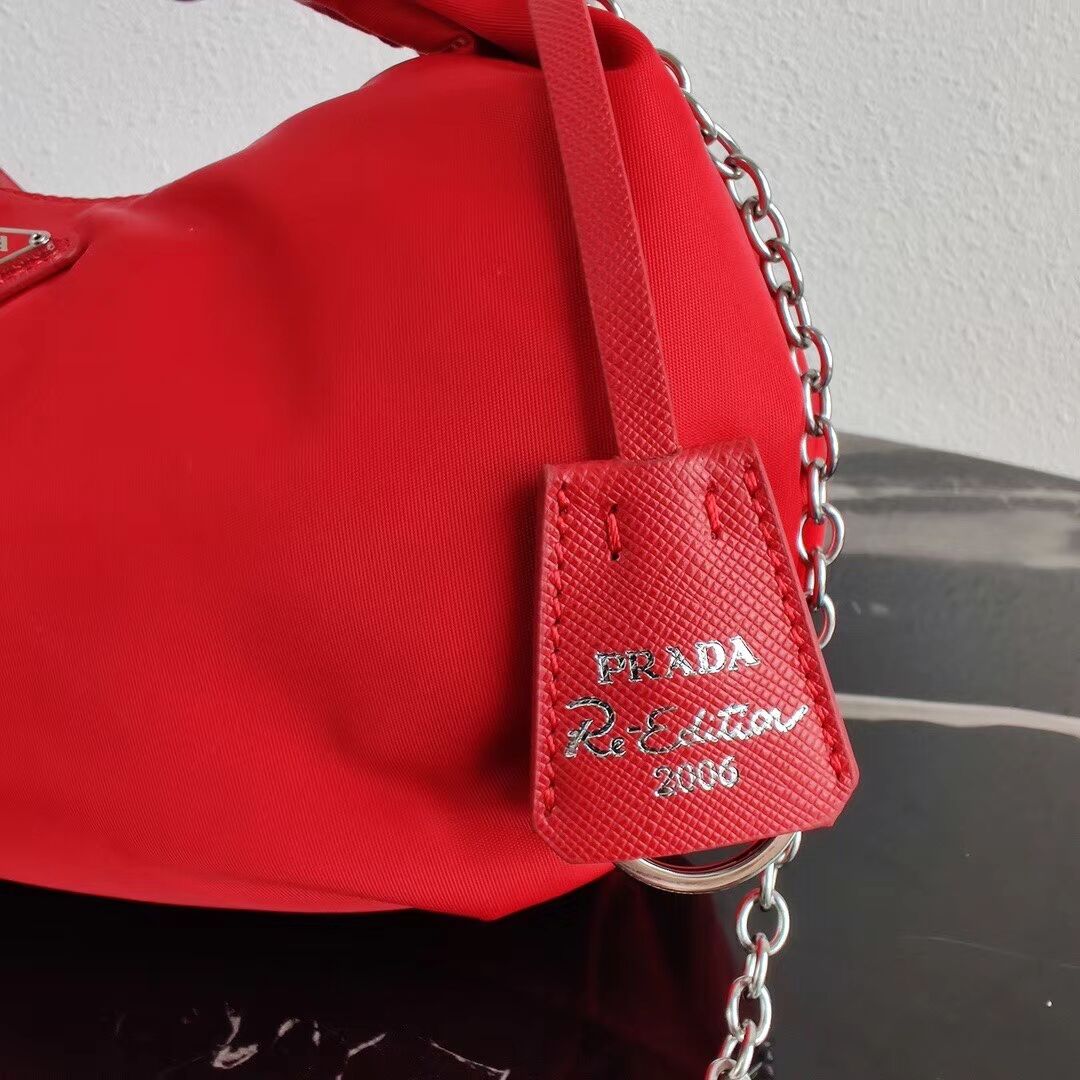 Prada Re-Edition 2005 nylon shoulder bag 1BH172 red