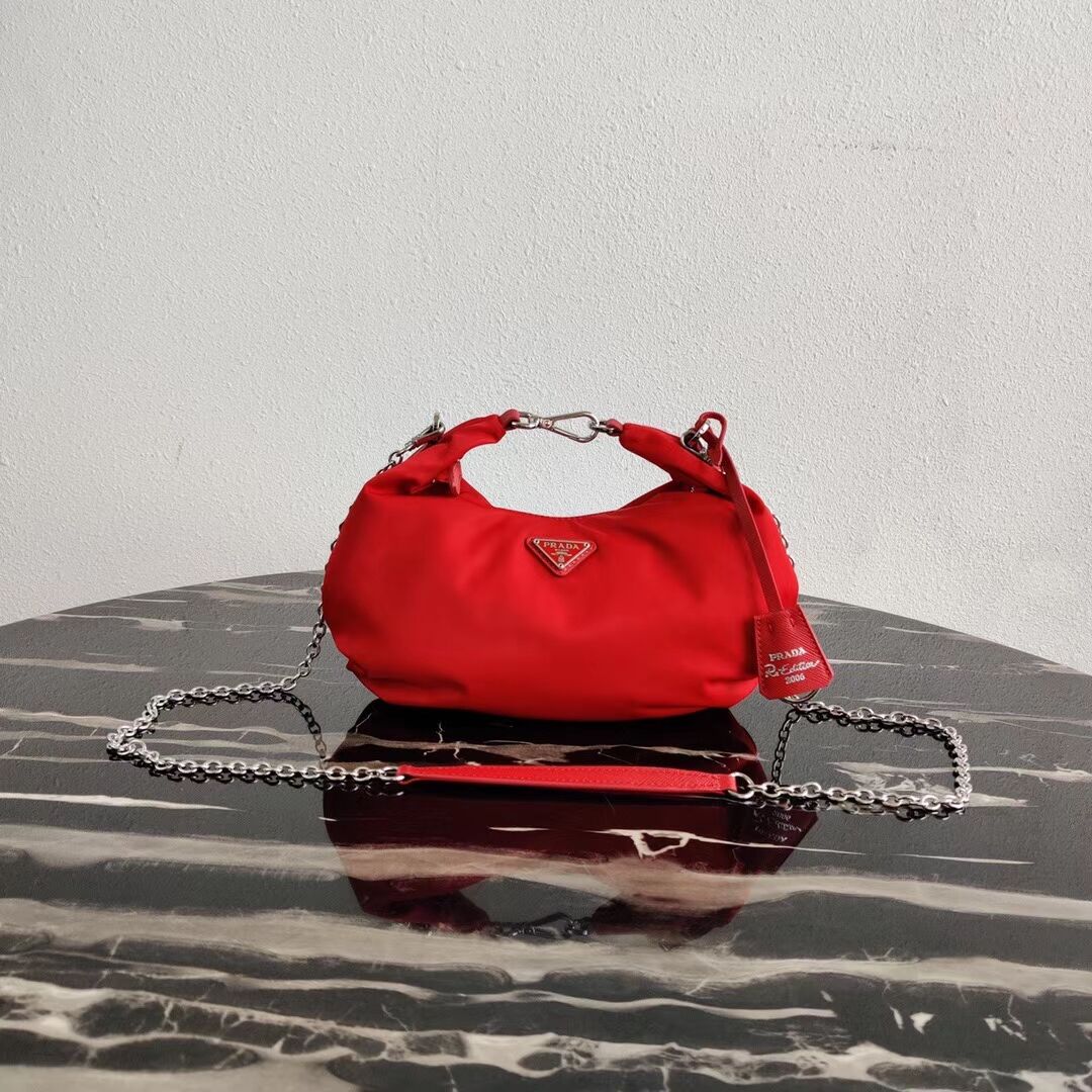 Prada Re-Edition 2005 nylon shoulder bag 1BH172 red