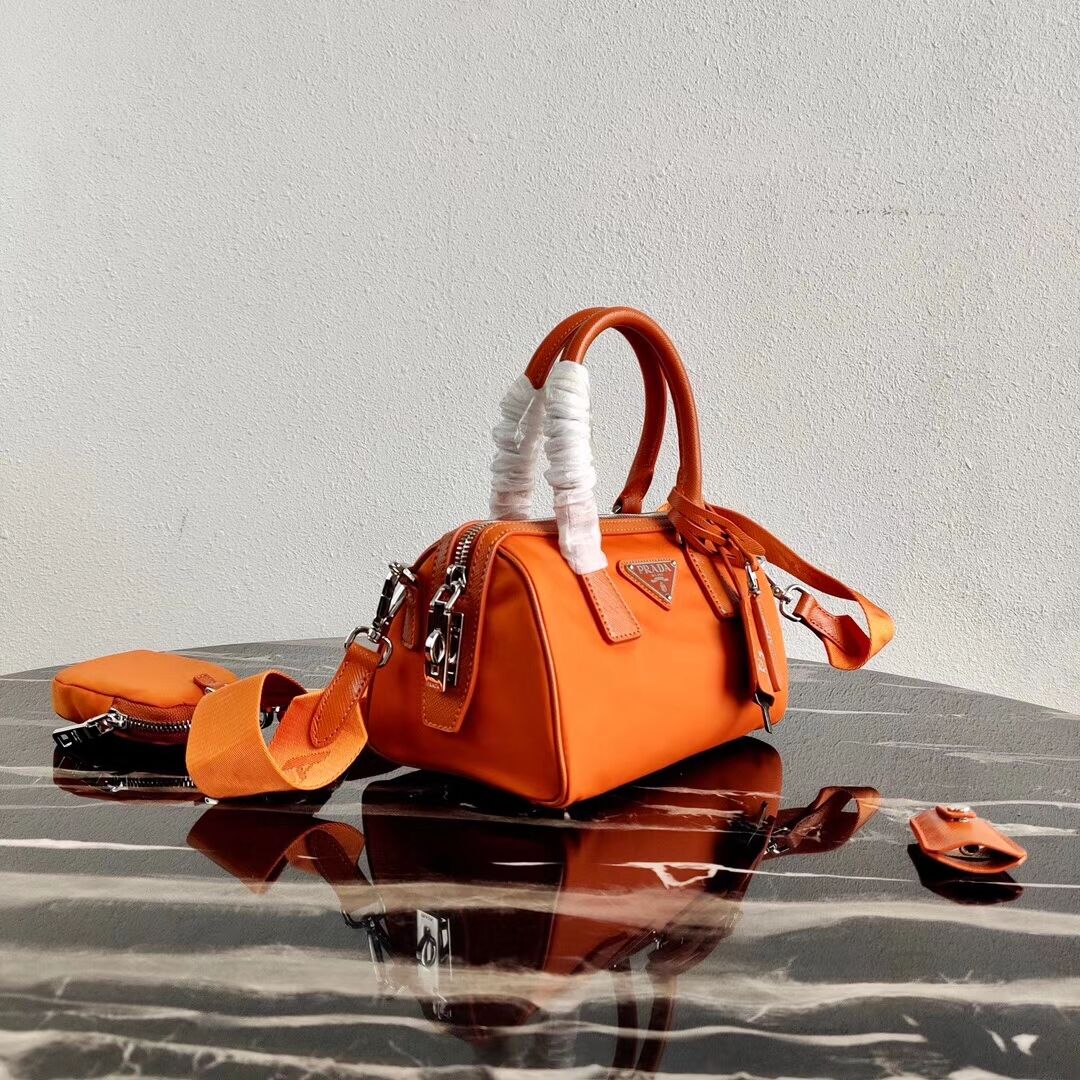 Prada Re-Edition 2005 top-handle bag 1PR846 orange