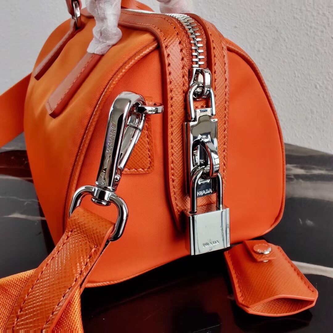 Prada Re-Edition 2005 top-handle bag 1PR846 orange