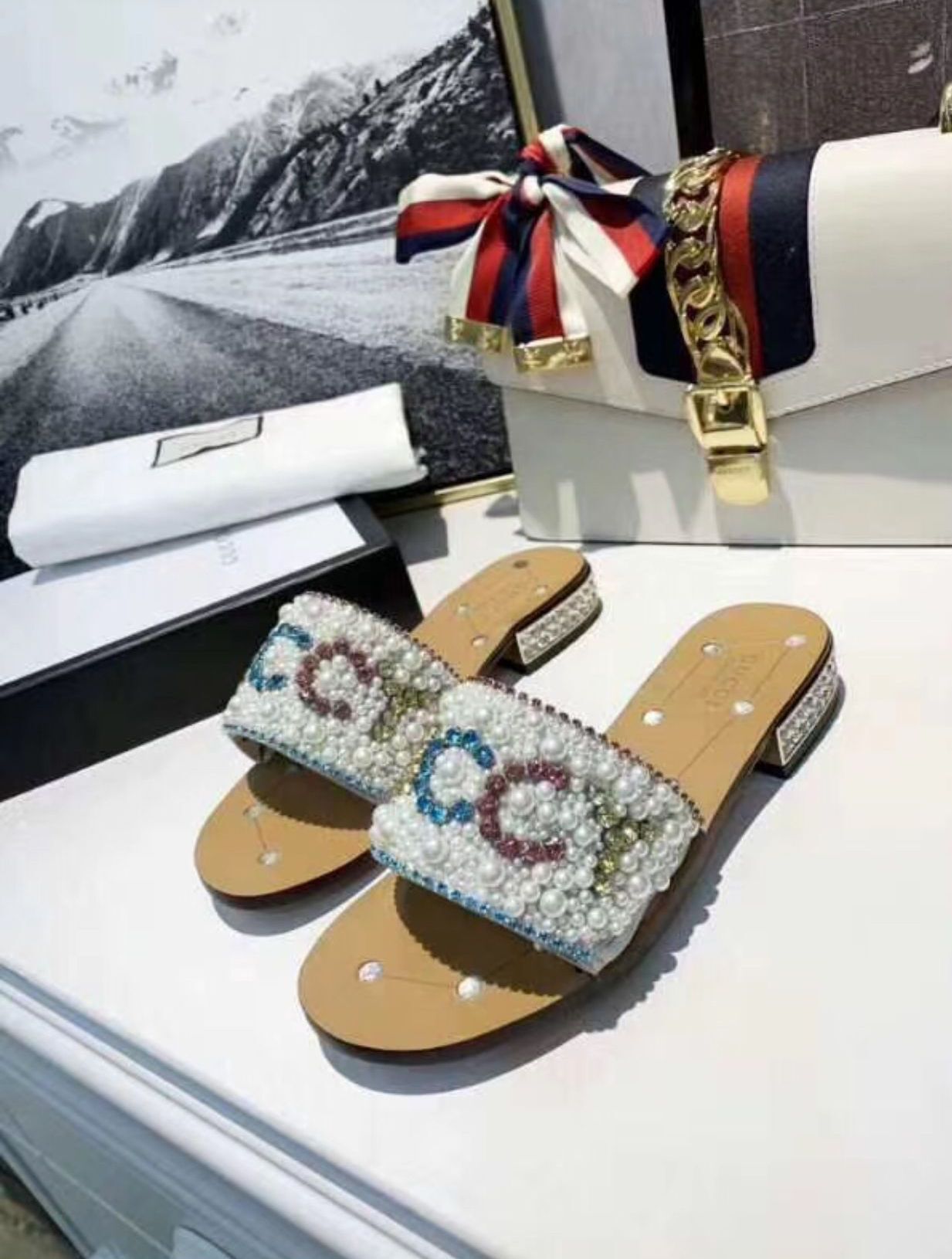 Gucci Slipper Shoes GG5698