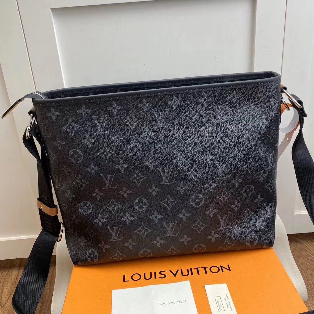 Louis Vuitton Original Leather Monogram Eclipse Messenger PM Voyager M48219 Coffee