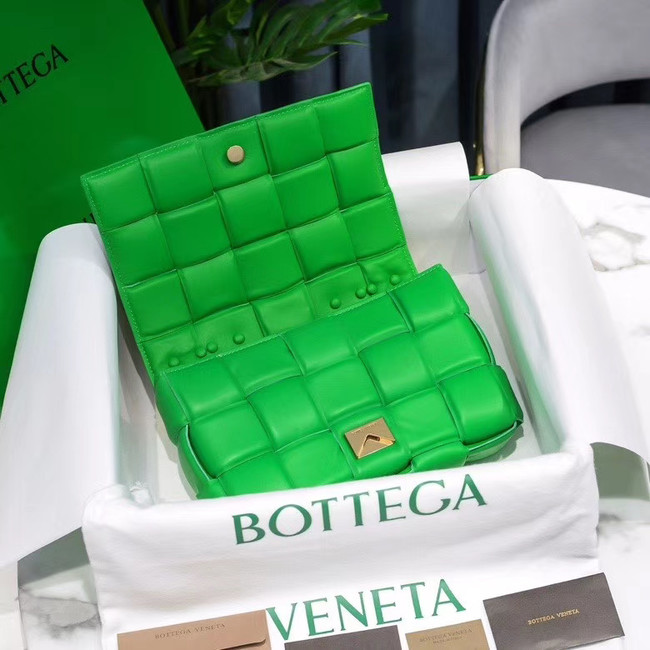 Bottega Veneta THE CHAIN CASSETTE Expedited Delivery 631421 green