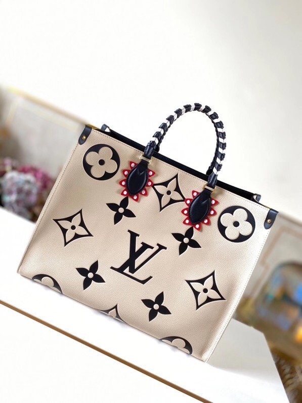 Louis Vuitton LV CRAFTY ONTHEGO M45372 white