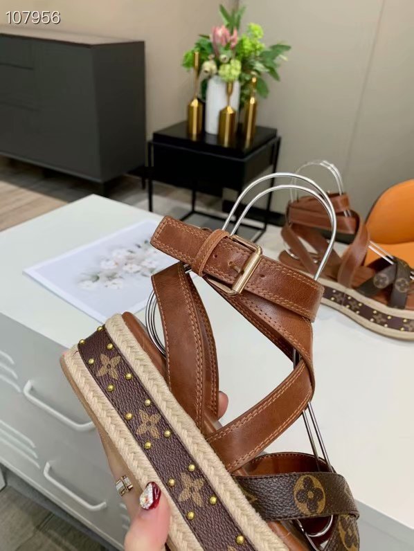 Louis Vuitton Shoes LV994DSC-1