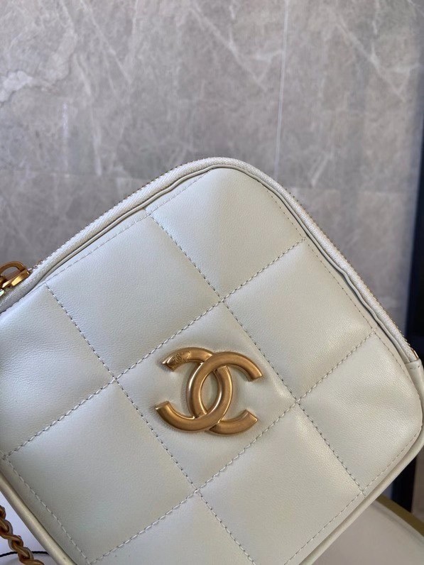 Chanel small diamond bag Grained Calfskin & Gold-Tone Metal AS2201 White