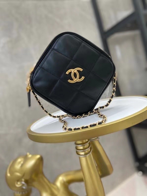 Chanel small diamond bag Grained Calfskin & Gold-Tone Metal AS2201 black