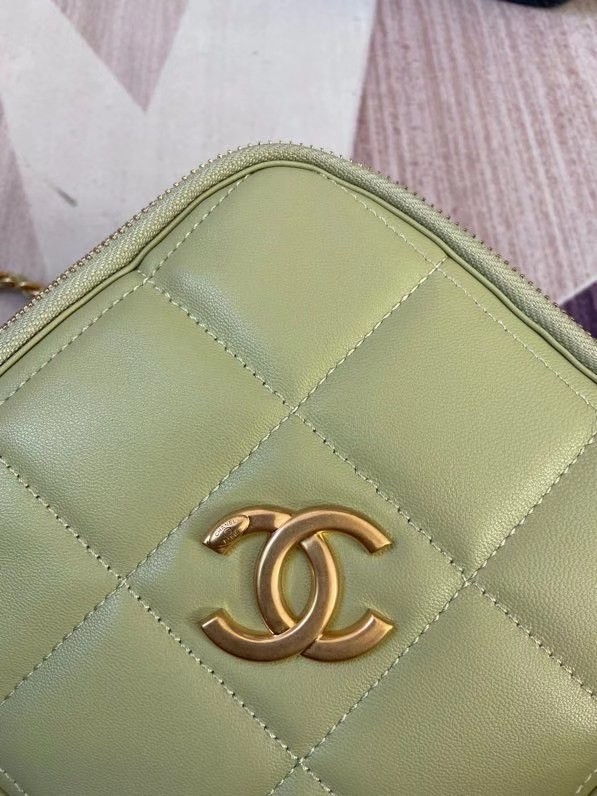 Chanel small diamond bag Grained Calfskin & Gold-Tone Metal AS2201 green