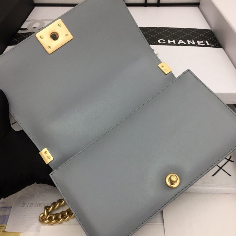 Boy Chanel Flap Bag Original Chevron Leather Gray A67086V Frosted Golden Buckle