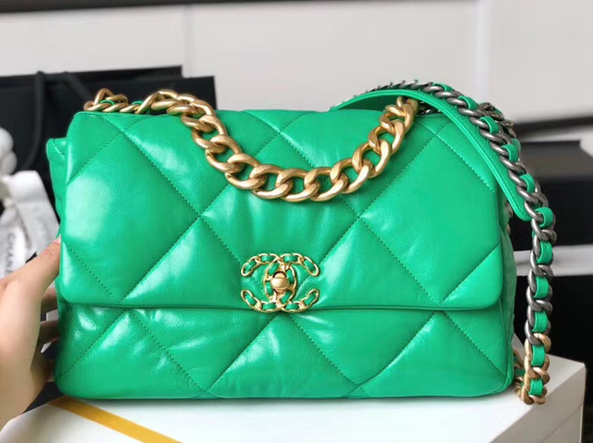 Chanel 19 flap bag AS1161 green