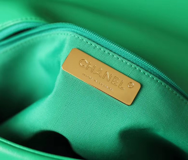 Chanel 19 flap bag AS1161 green