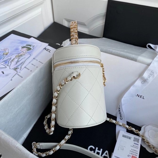 Chanel vanity case AS2061 white