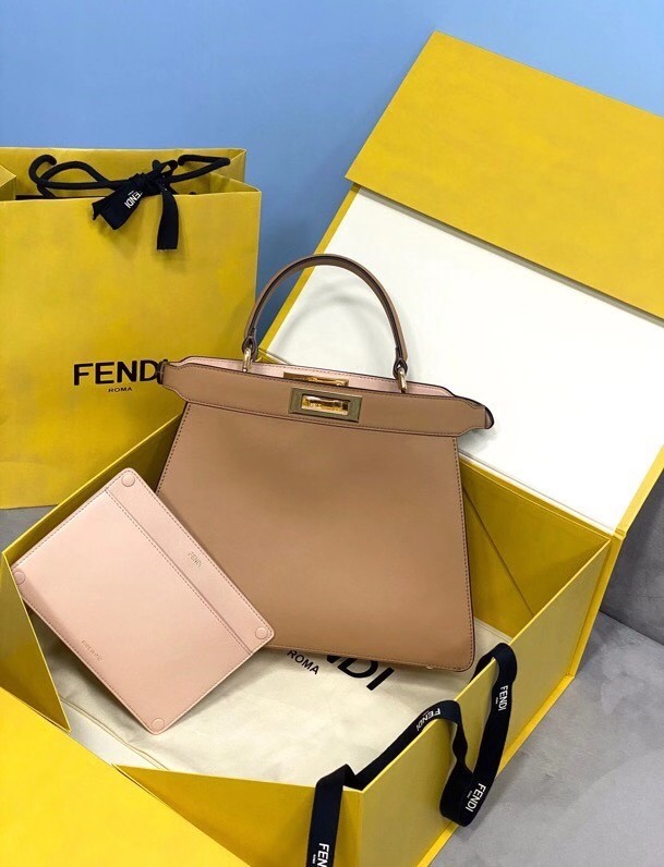 Fendi PEEKABOO ISEEU MEDIUM leather bag 70193 apricot