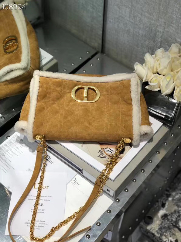 DIOR 30 MONTAIGNE CHAIN BAG Camel-Colored Shearling M9208