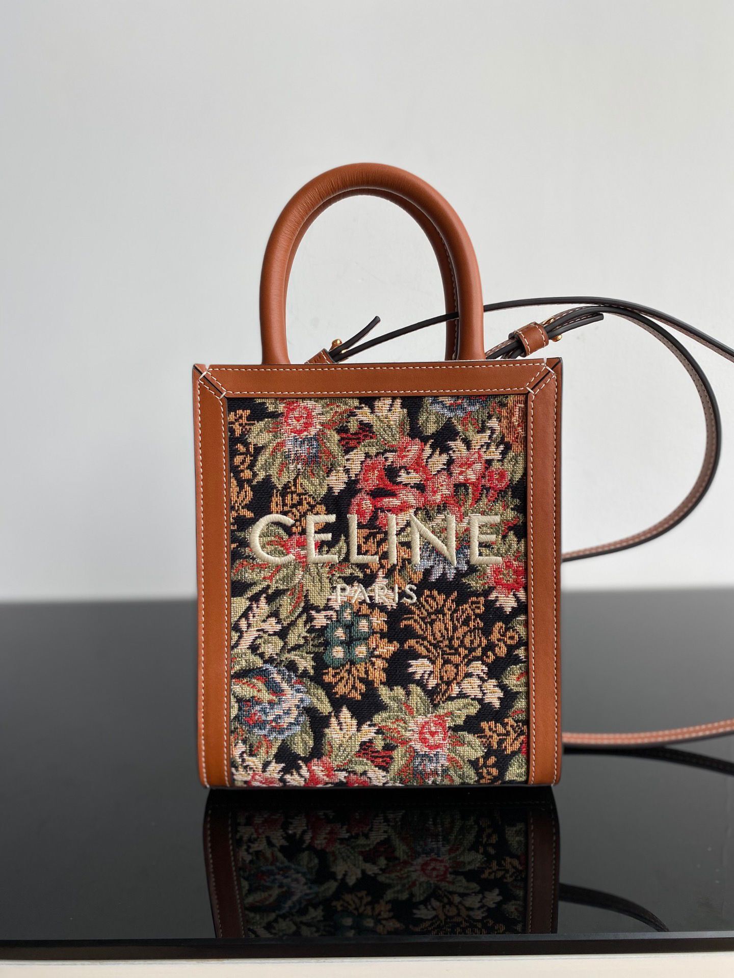 Celine MINI CABAS VERTICAL IN TRIOMPHE CANVAS CL01540 Brown