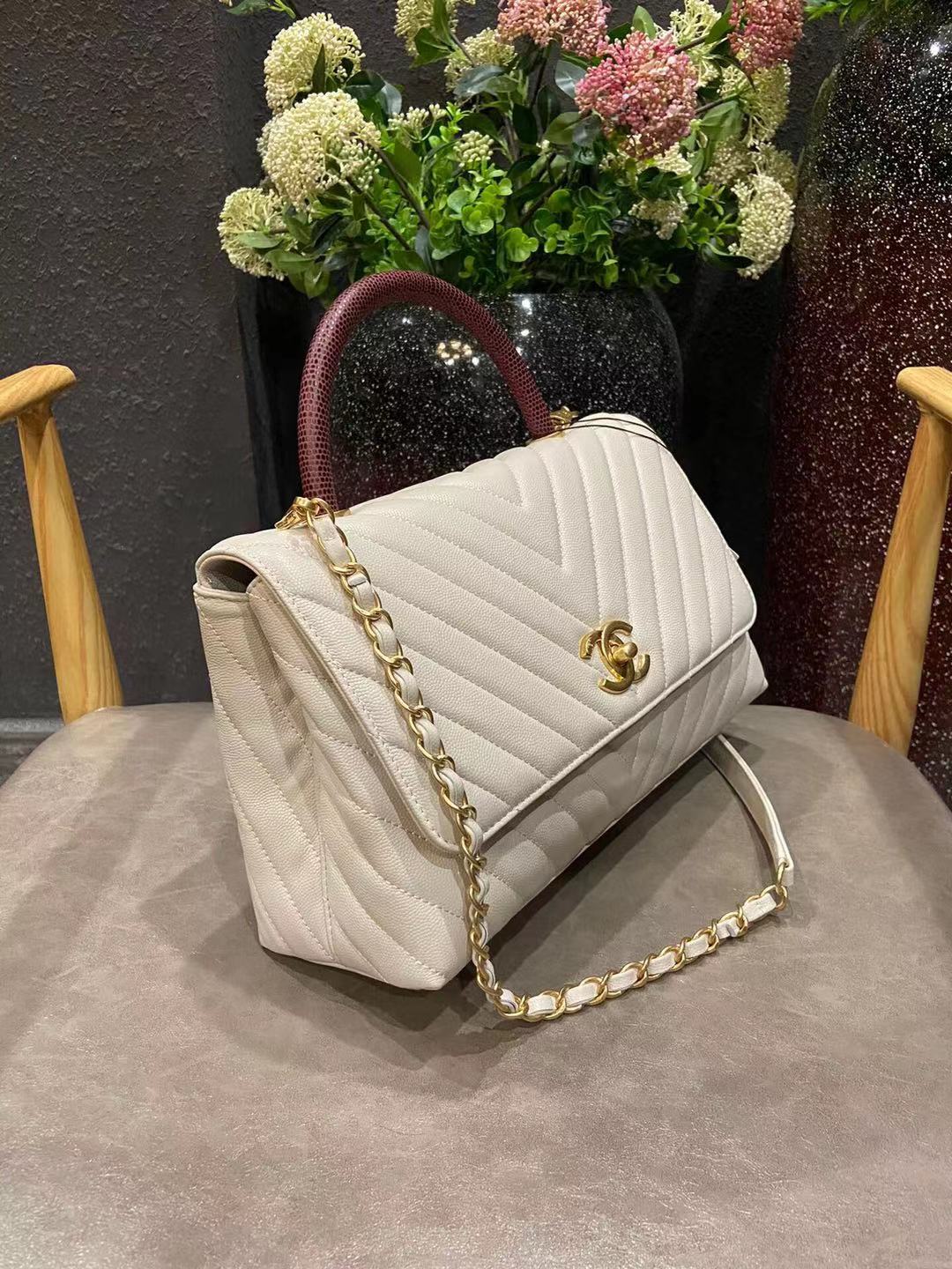 Chanel flap bag with red top handle V92991 white