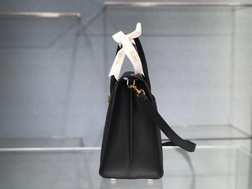 DIOR LARGE ST HONORE TOTE Grained Calfskin M9306UBAE black