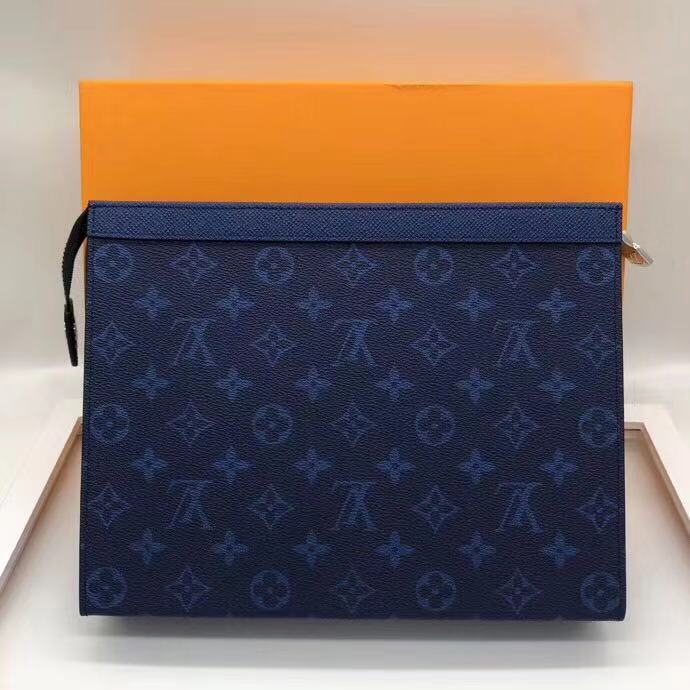 Louis Vuitton M61692  POCHETTE VOYAGE MM