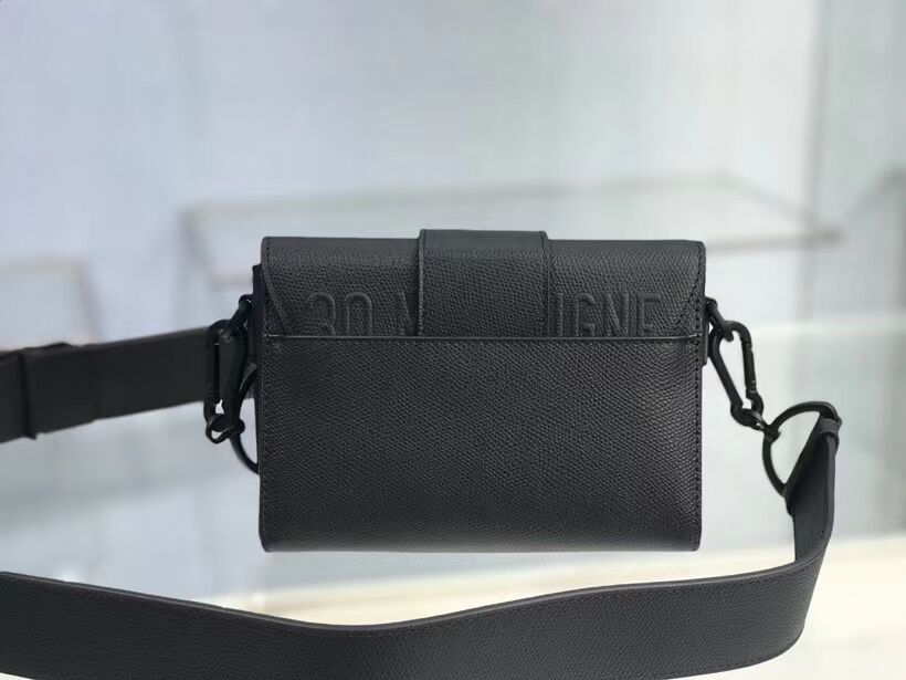 30 MONTAIGNE BOX BAG Black Ultramatte Grained Calfskin M9204S