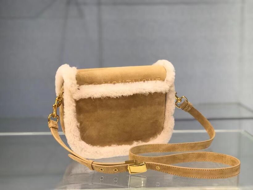 MEDIUM DIOR BOBBY BAG Camel-Colored Shearling M9319U