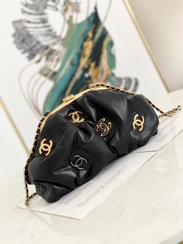 Chanel Lambskin clutch AS2137 black