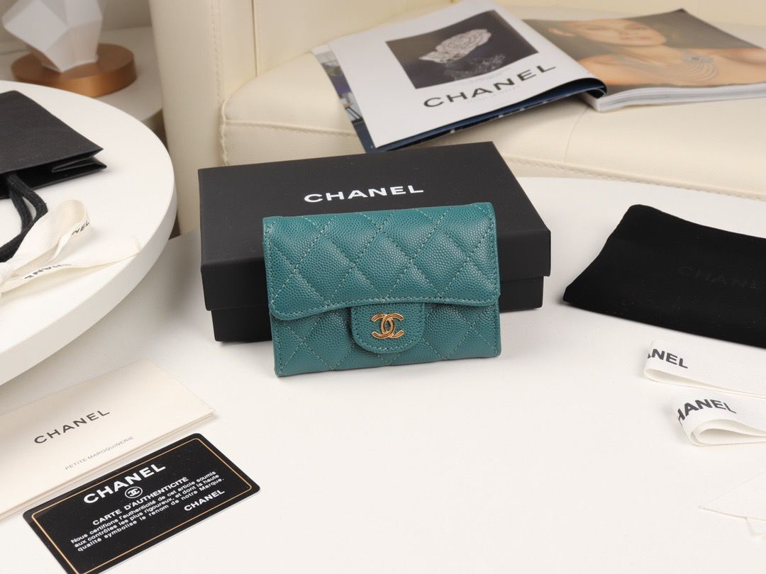 Chanel card holder Calfskin & Gold-Tone Metal A80799 Green