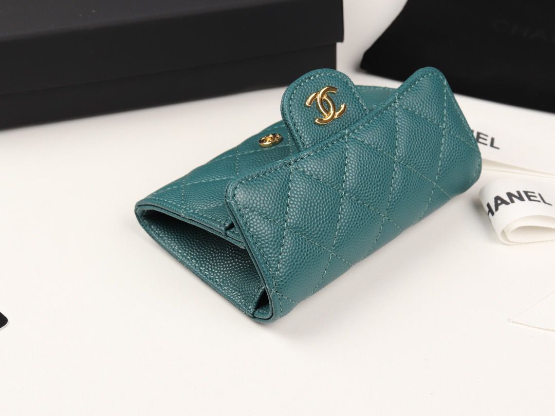 Chanel card holder Calfskin & Gold-Tone Metal A80799 Green