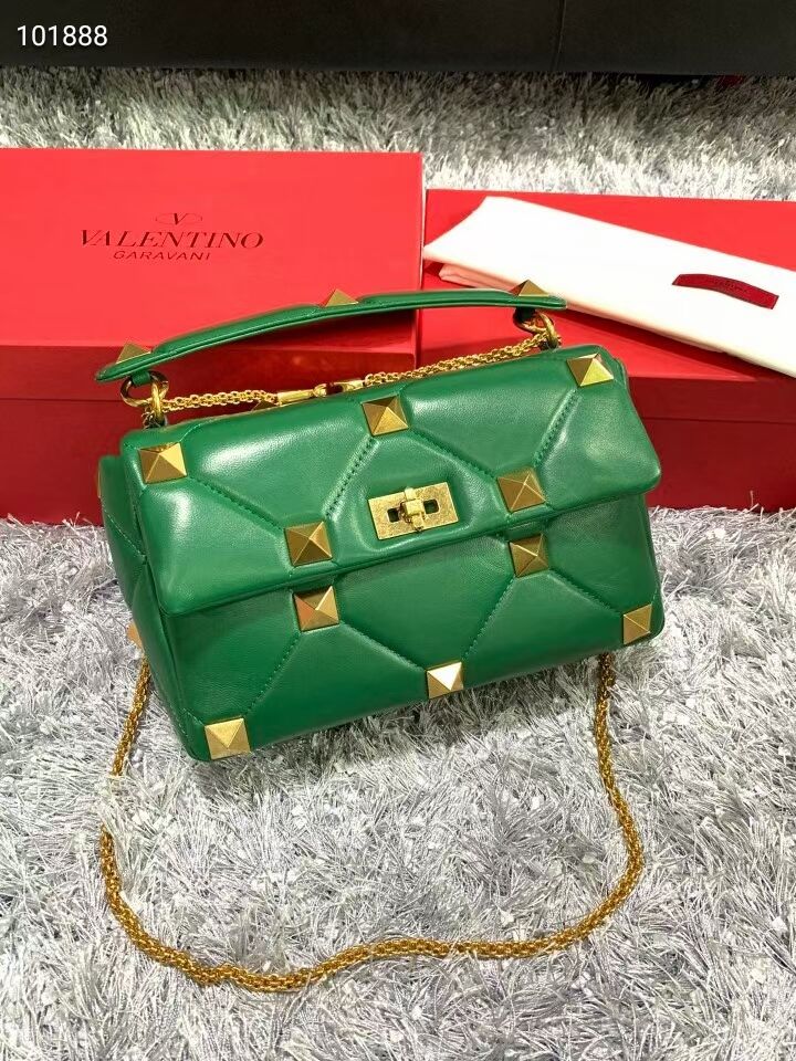 Valentino medium Garavani Roman Stud V2060 green