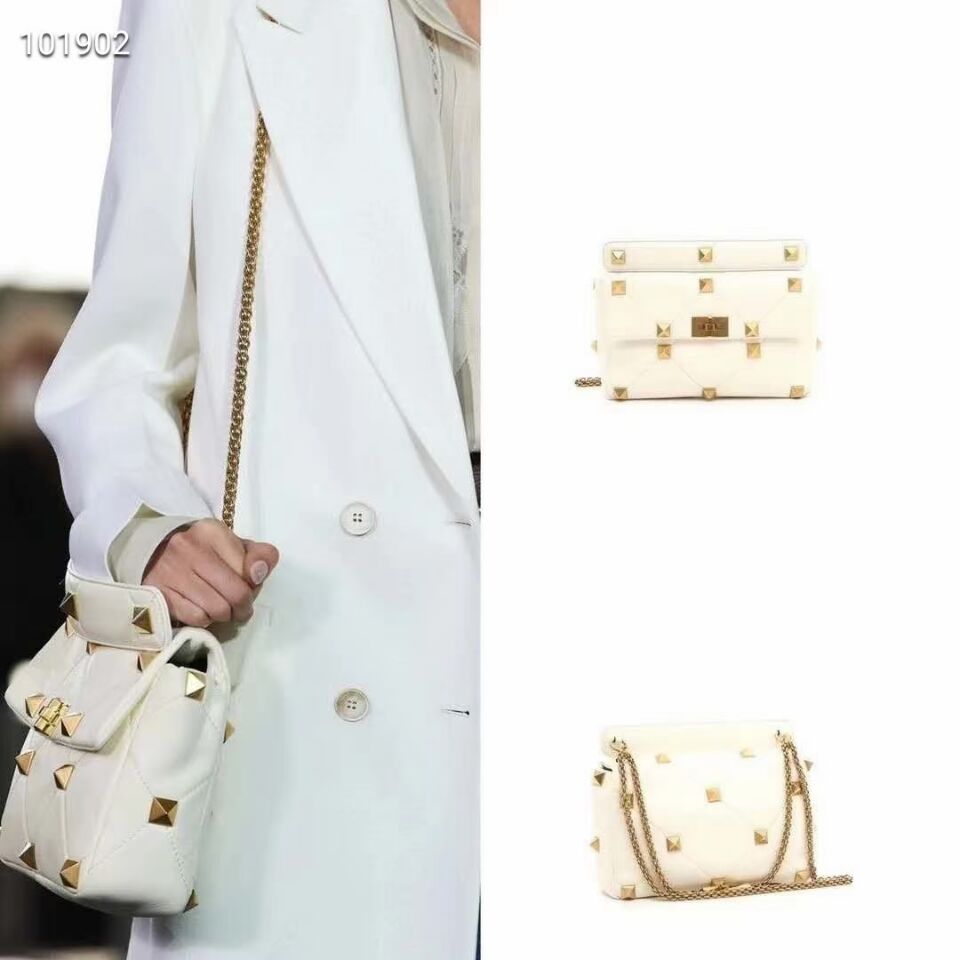 Valentino medium Garavani Roman Stud V2060 white