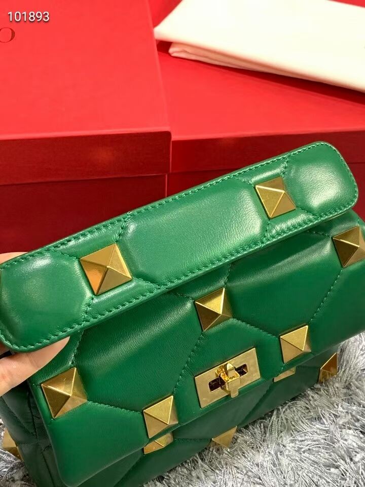 Valentino mini Garavani Roman Stud V2061 green