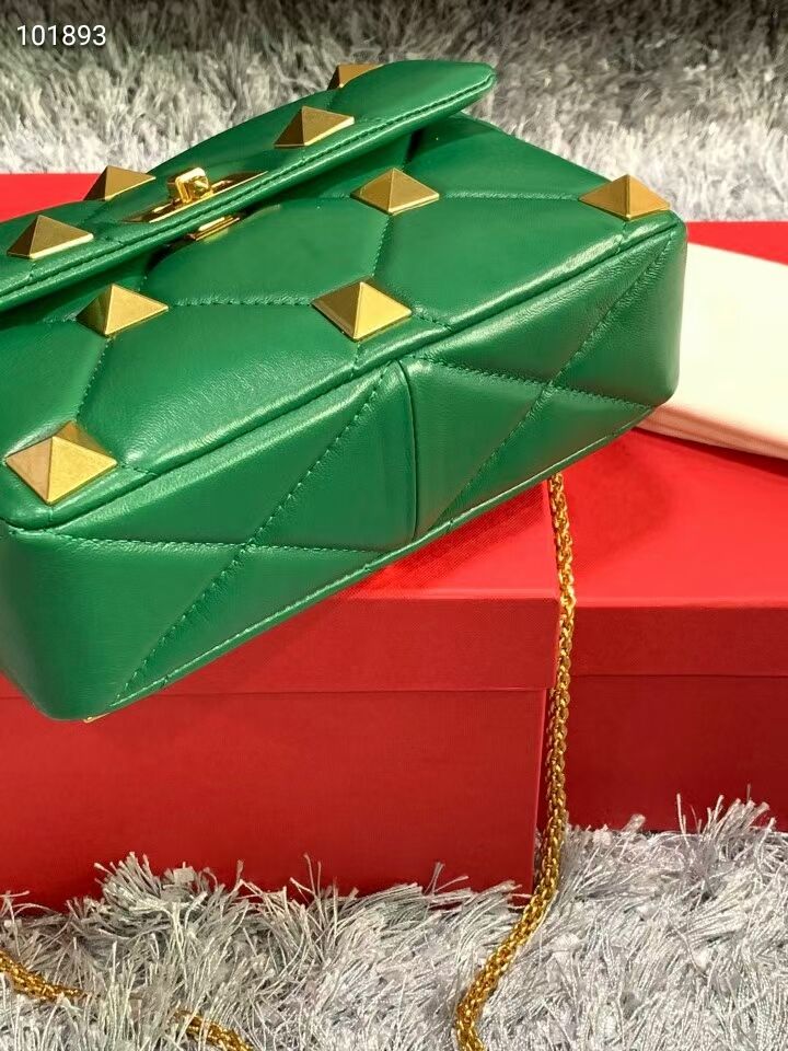 Valentino mini Garavani Roman Stud V2061 green