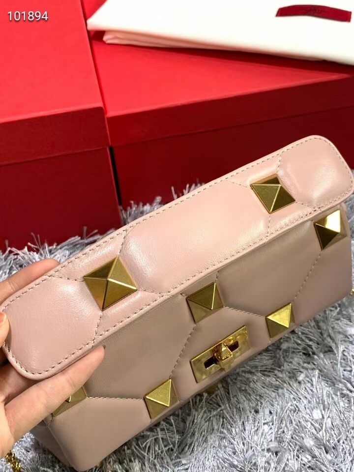 Valentino mini Garavani Roman Stud V2061 pink