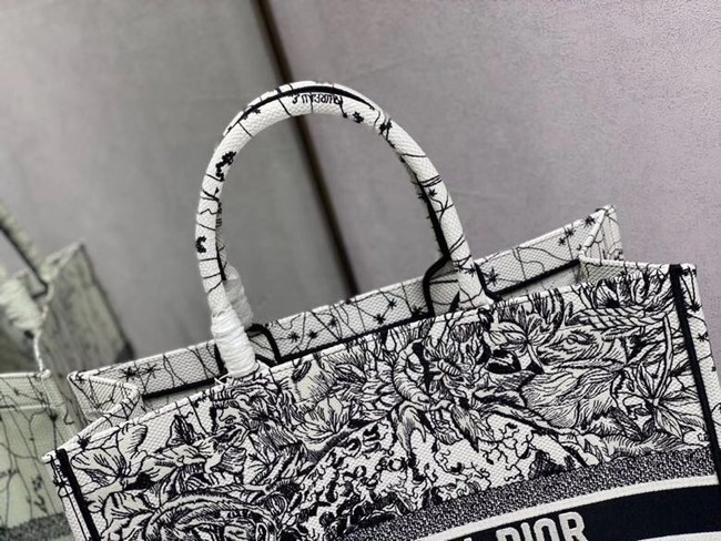 DIOR BOOK TOTE Latte Multicolor Dior Zodiac Embroidery M1286Z