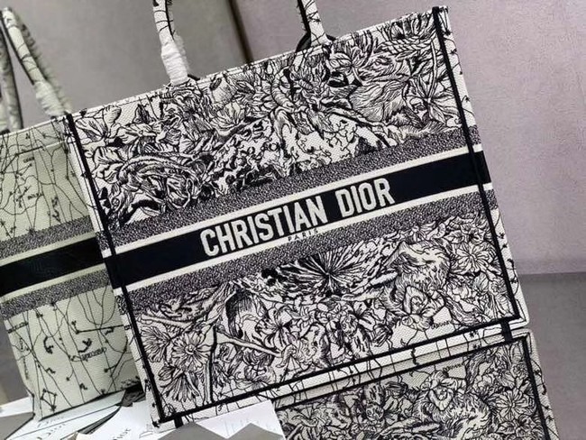 DIOR BOOK TOTE Latte Multicolor Dior Zodiac Embroidery M1286Z