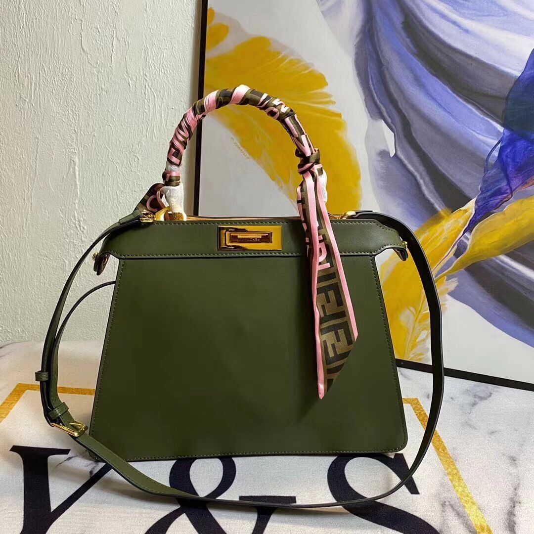 FENDI PEEKABOO ICONIC MEDIUM green leather bag F6946