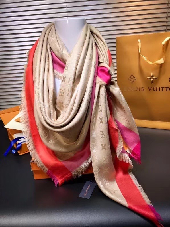 Louis Vuitton Scarf 77033-3