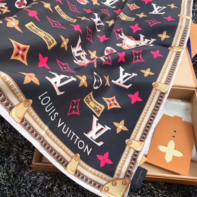 Louis Vuitton silk Scarf 77030-1