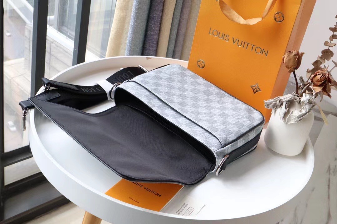 Louis Vuitton Original STUDIO MESSENGER N50013 gray